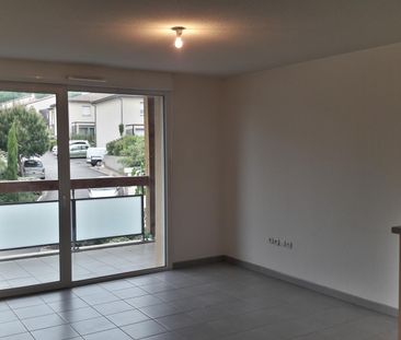 location Appartement T2 DE 44.13m² À BRUGUIERES - Photo 2