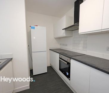 4 bedroom house of multiple occupation to rent - Photo 3