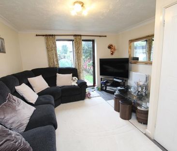 2 bedroom terraced house to rent - Photo 4