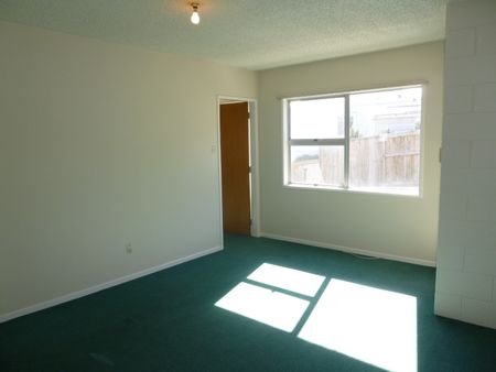 2 Bedroom Flat in Frankton - Photo 2