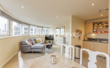 2 Bedroom flat to rent in Townmead Road, Imperial Wharf, SW6 - Photo 2