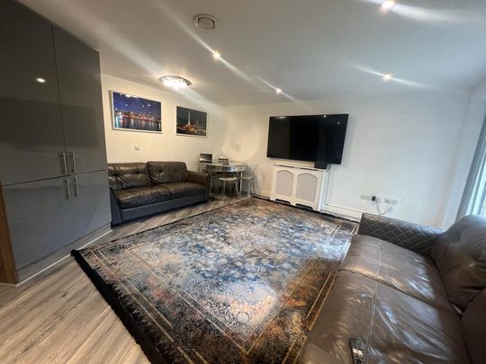 Station Road, West Drayton - Photo 1