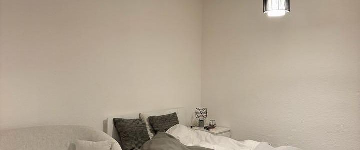 Nachmieter gesucht! Voll möbelierte 1-Zimmer-Wohnung mit Balkon - Foto 1