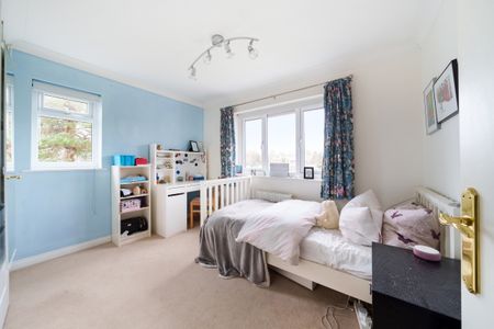 4 bedroom detached house to rent - Photo 4