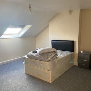 Room in a Shared House, Durham Road, B11 - Photo 2