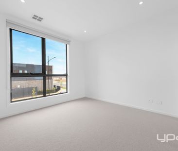STUNNING BRAND NEW PROPERTY - Photo 3