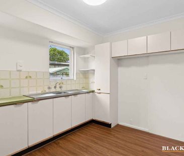 Whimsical 2-Bedroom + Study Home in Prime Braddon Location - Photo 3