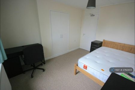 3 bedroom flat to rent - Photo 5