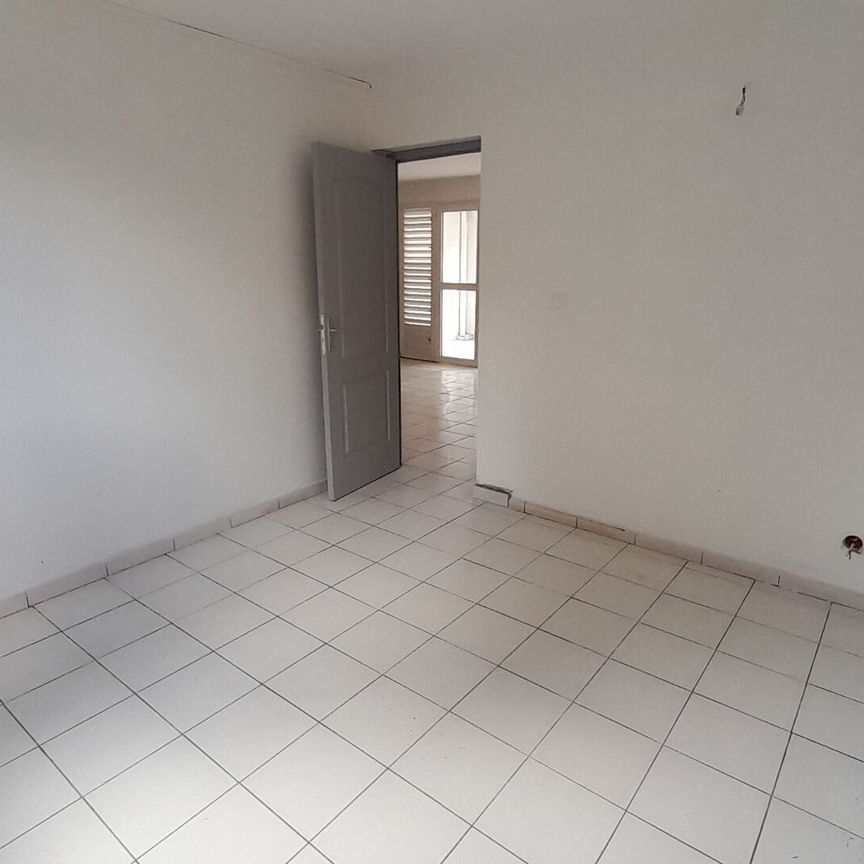 Location appartement 2 pièces, 60.00m², Fort-de-France - Photo 1