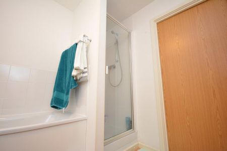 2 bedroom flat to rent - Photo 4