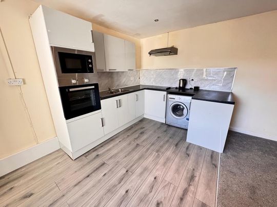 2 bedroom flat to rent - Photo 1