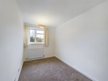 4 bedroom detached house to rent - Photo 3