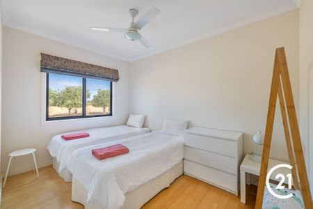 Fully Furnished - Rural Escape Close to Town 6 Month Lease - Photo 3