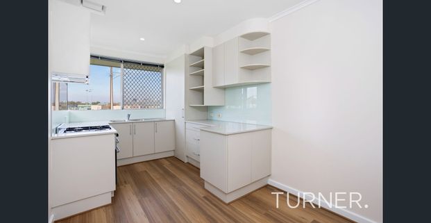 Spacious 2 Bedroom Unit - Photo 1