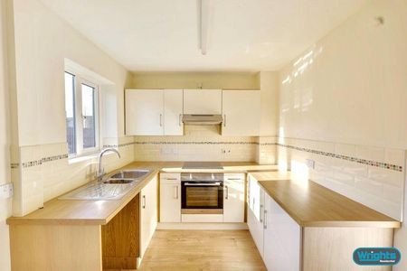 2 bedroom semi-detached house to rent - Photo 4