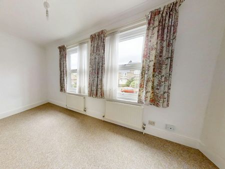 Semi-detached house to rent on - Photo 5