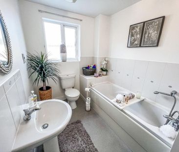 3 bedroom semi-detached house to rent - Photo 4