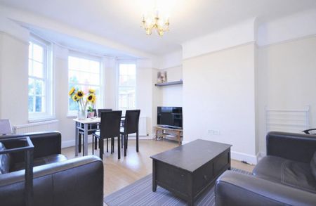 3 bedroom flat to rent - Photo 3