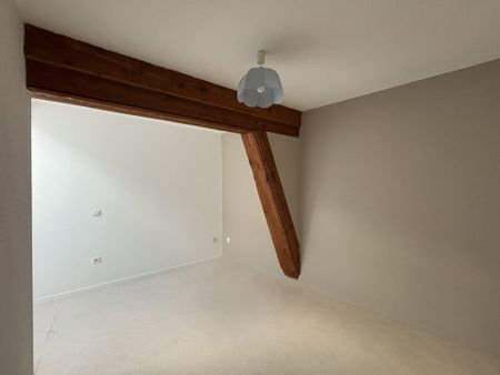 Location Appartement 2 pièces 37m² CHARLIEU 42190 - Photo 5