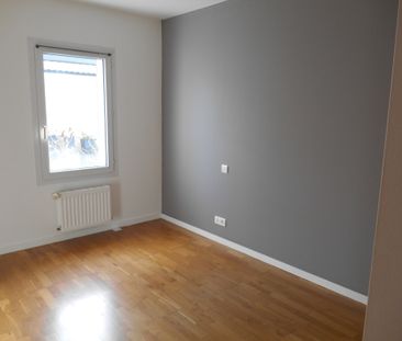 Location Appartement 1 pièce 18m² LA ROCHE SUR YON 85000 - Photo 2