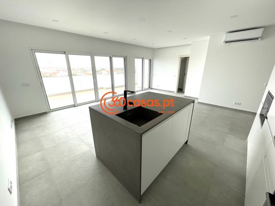 Para arrendamento - Penthouse T3 com vista mar e box para 3 carros no Montenegro, Faro - Photo 1
