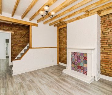 Essex Road - Photo 1