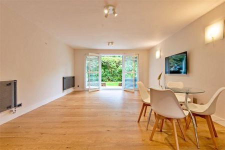 3 bedroom flat to rent - Photo 2