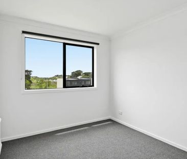 BRAND NEW TOWNHOUSE - Photo 4