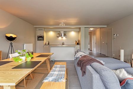 Lichtrijk gelijkvloers appartement - Photo 2