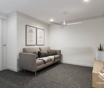 Townhouse, 3 bed, 2 car garage. - Photo 5