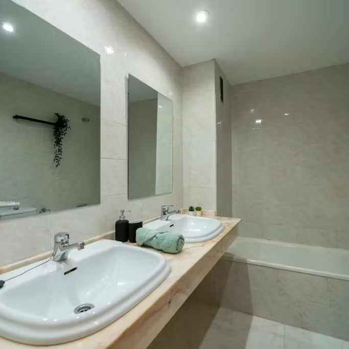 Carrer Serpis, Valencia, Valencian Community 46022 - Photo 1