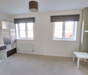 3 bedroom semi-detached house to rent - Photo 2