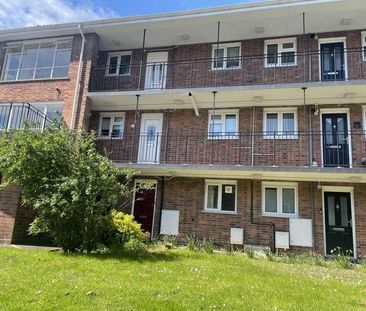 Merridale Court, Bradmore, WV3 - Photo 1