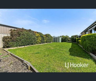 35 Greendale Boulevard, Pakenham, Vic 3810 - Photo 3