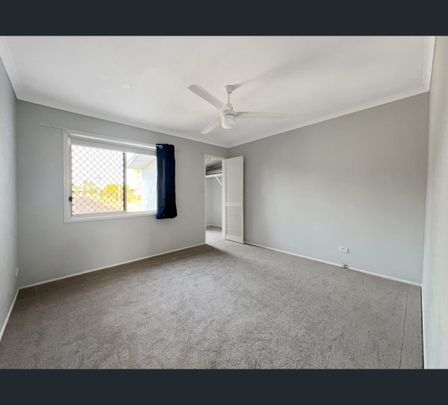 20 Saunders Street, Point Vernon, Qld 4655 - Photo 1