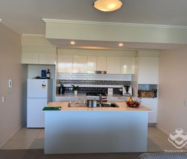 Modern 2-Bedroom Apartment in Leafy Lutwyche — Unbeatable Location - Photo 5