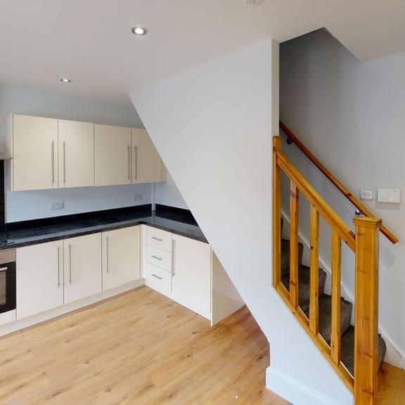 2 bedroom terraced house to rent - Photo 1