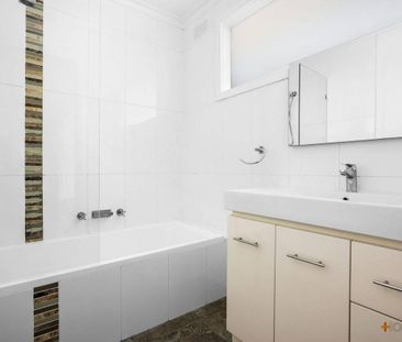 HIGHLY SOUGHT AFTER LOCATION | MINUTES FROM BEACH | SPACIOUS LIVING - Photo 2