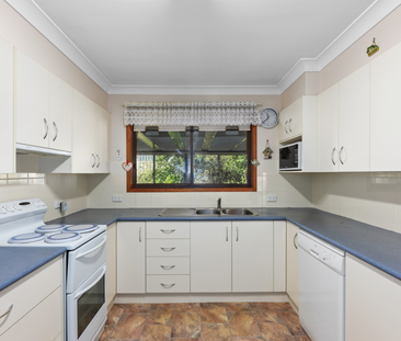 OXLEY VALE - 3 Bedroom Family Home - Photo 3