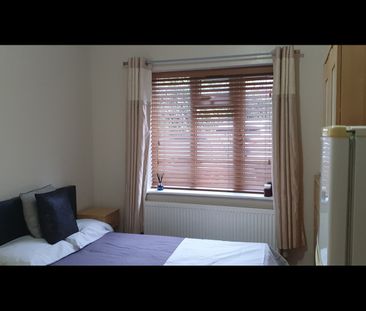 Room in a Shared House, Farley Road, CR2 - Photo 1