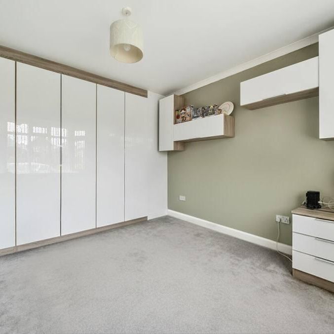 3 bedroom flat to rent - Photo 1