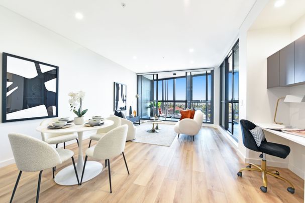 Stunning 2 bedroom apartment - Close to Rockdale train station - Photo 1