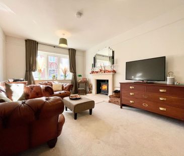 4 bedroom detached house to rent - Photo 3