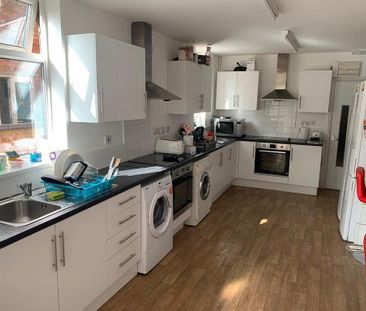 1 bedroom block of apartments to rent - Photo 1