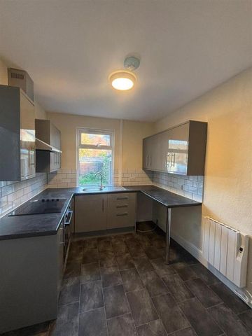 2 bedroom terraced house to rent - Photo 3