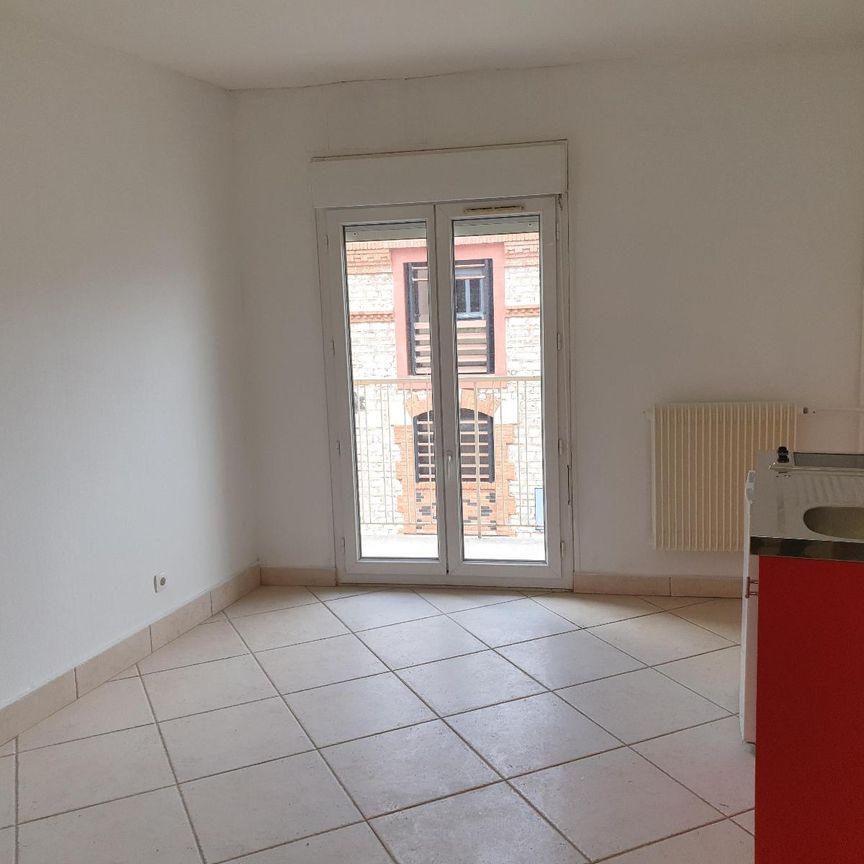 Location Appartement 1 pièce 17m² CHALON SUR SAONE 71100 - Photo 1