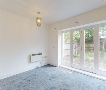 2 bedroom maisonette to rent - Photo 1