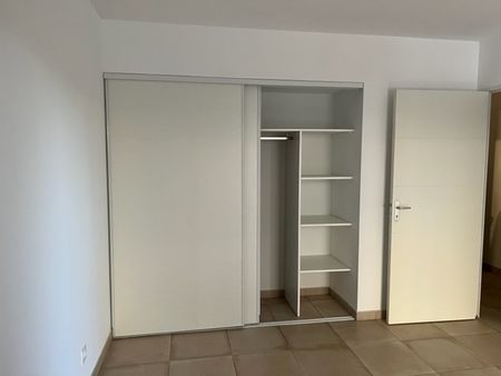 Location Appartement 2 pièces 46m² BRIGNOLES 83170 - Photo 2