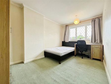 4 bedroom semi-detached house to rent - Photo 4