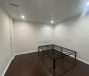 For Lease - 101 Convoy Crescent, Vaughan, Ontario - Photo 4